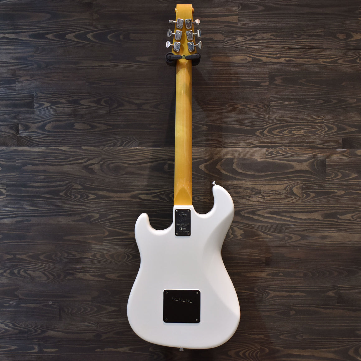 2004 40th Anniversary Burns Hank Marvin White Electric Guitar w/Hard Case (1638) (Pre-Owned)