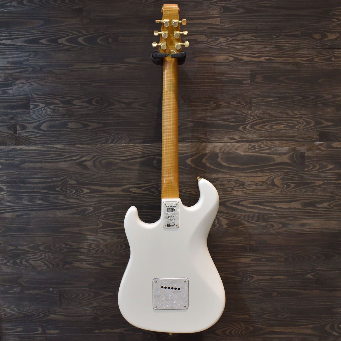 2011 Burns Apache White Electric Guitar w/Hard Case (052) (Pre-Owned)