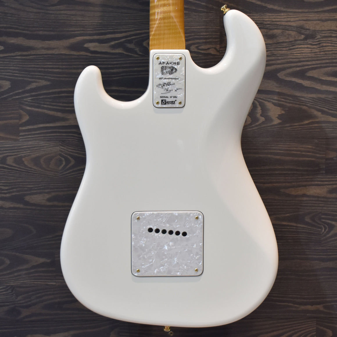 2011 Burns Apache White Electric Guitar w/Hard Case (052) (Pre-Owned)