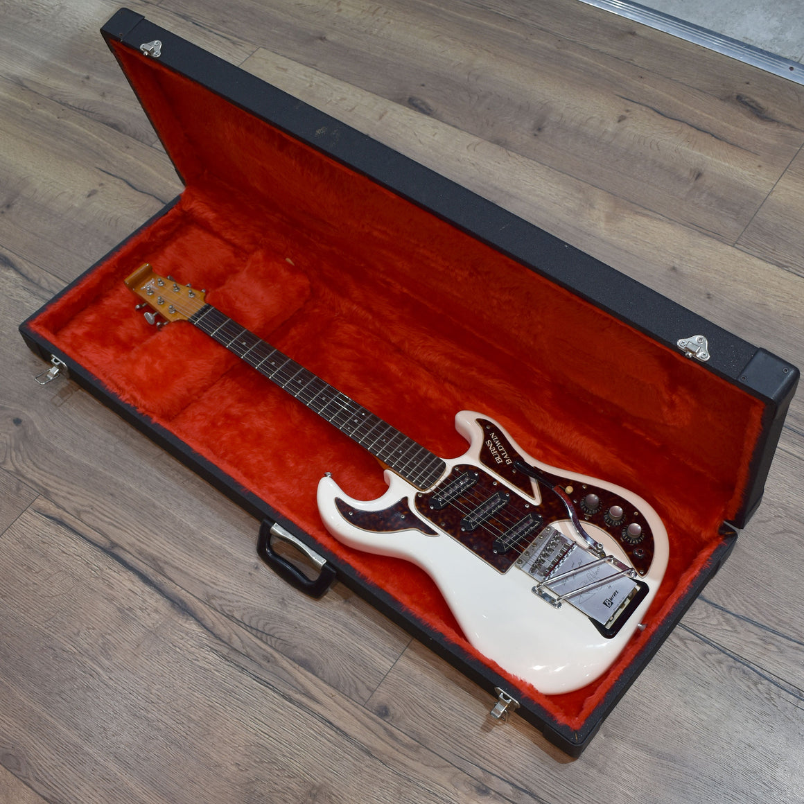 2004 40th Anniversary Burns Hank Marvin White Electric Guitar w/Hard Case (1638) (Pre-Owned)
