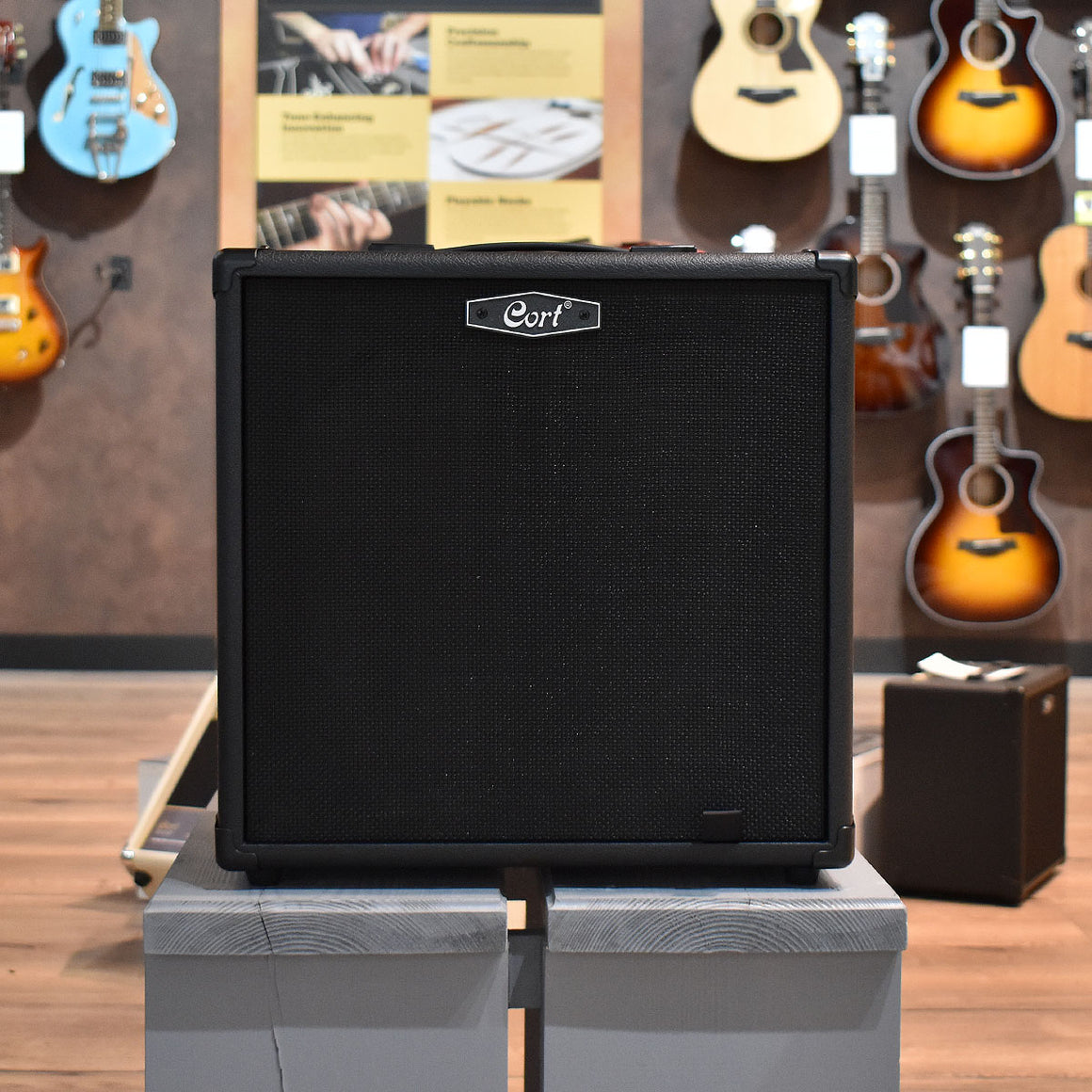 Cort CM40B Bass Amplifier - Black