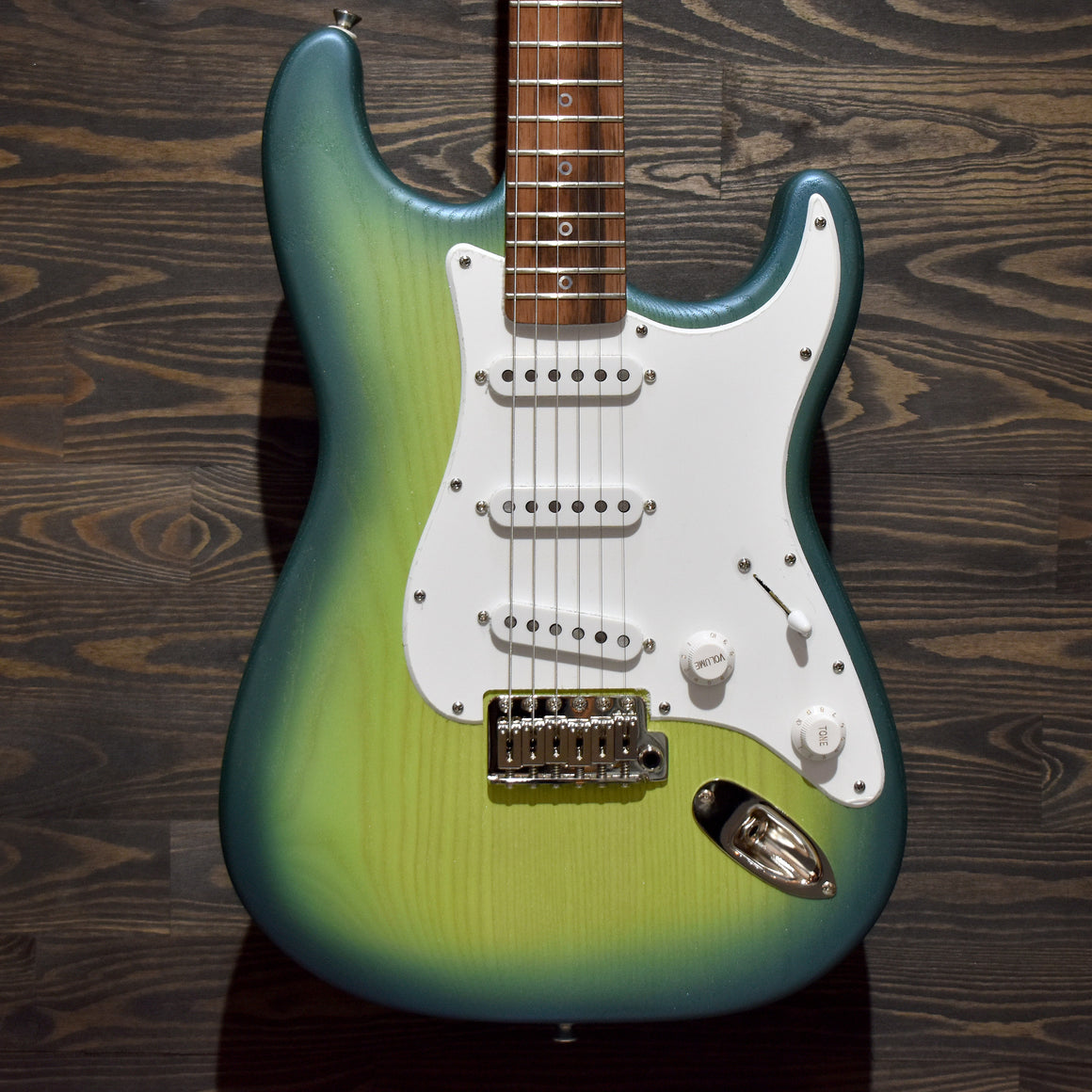Caydence Odyssey Scorpio Jungle Burst W/Premium Gig Bag