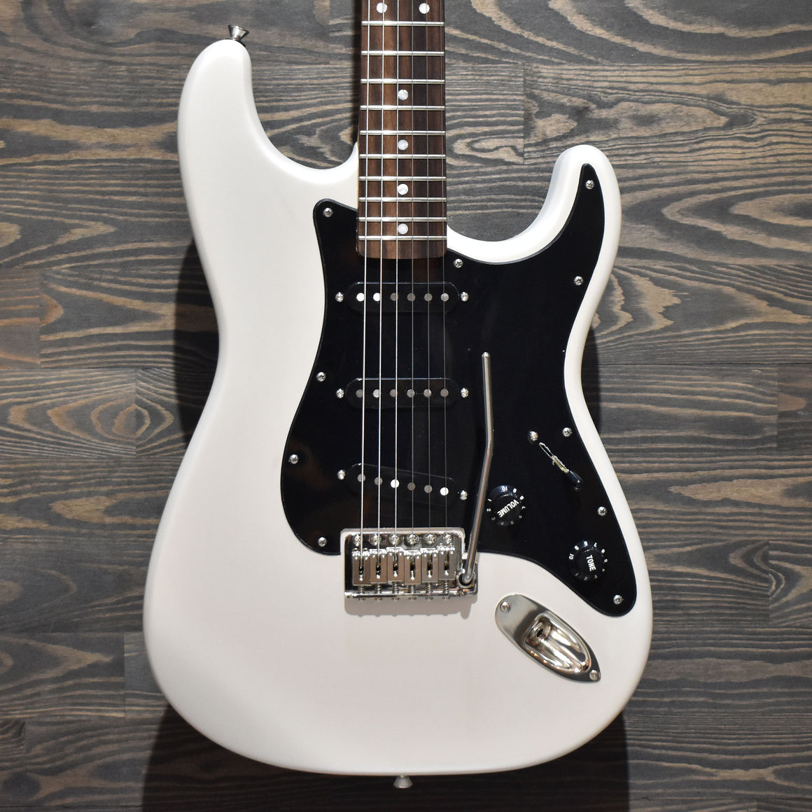 Caydence Discovery Scorpio Phantom White Satin