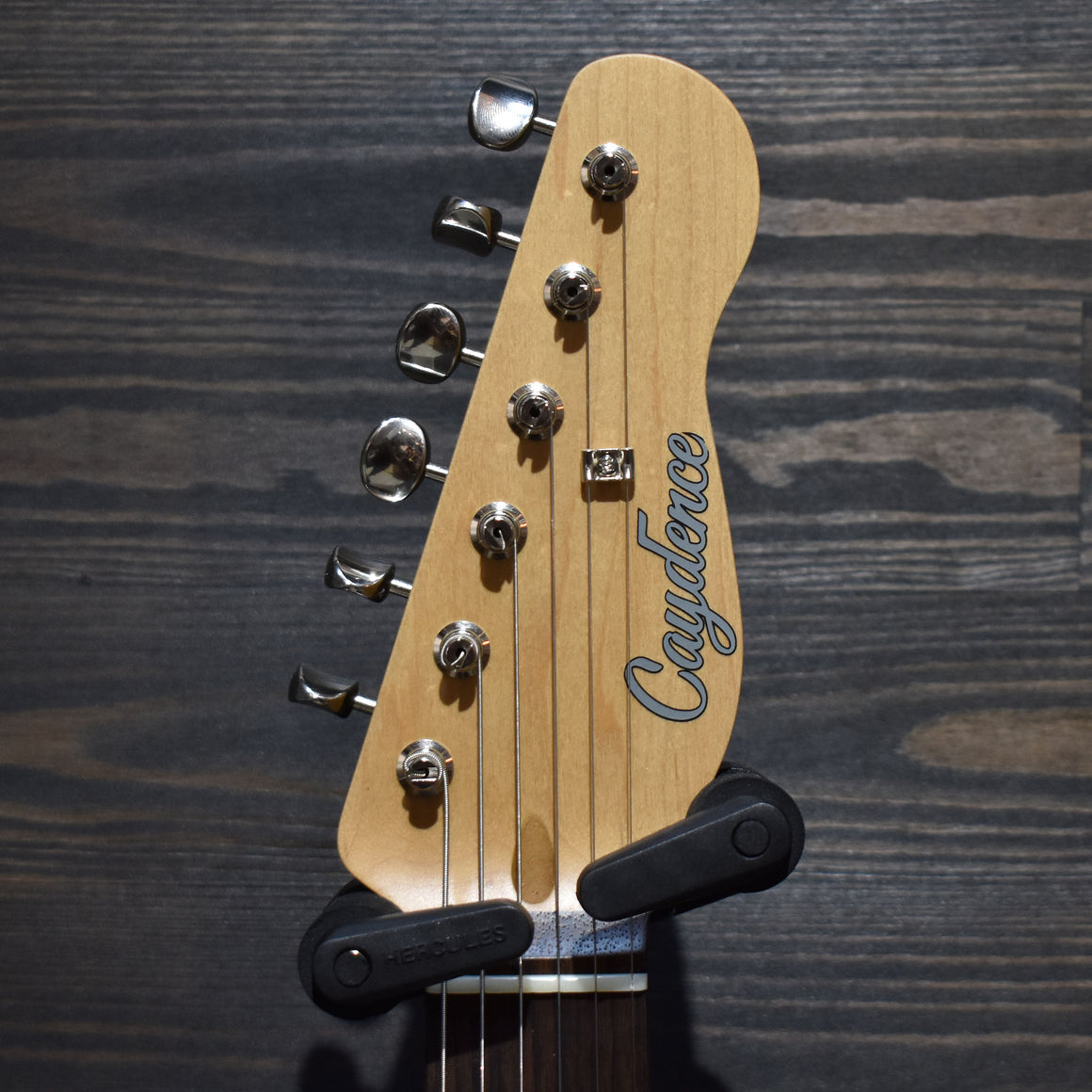 Caydence Discovery Triton Dorado Gold Satin