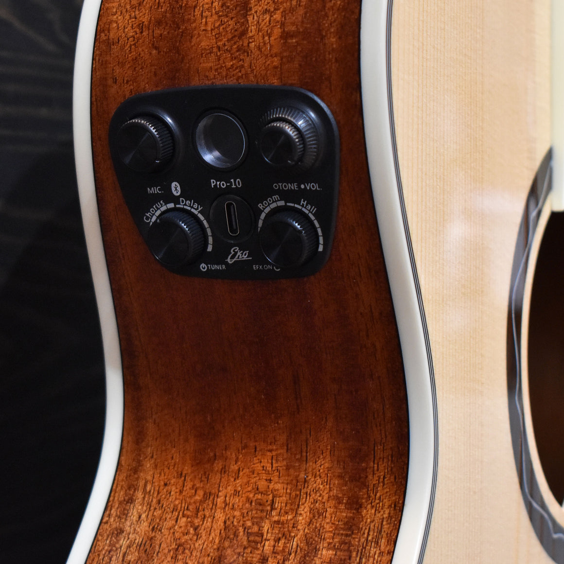 Eko Tri A300E Electro-Acoustic Guitar w/Integrated Chorus, Reverb and Delay