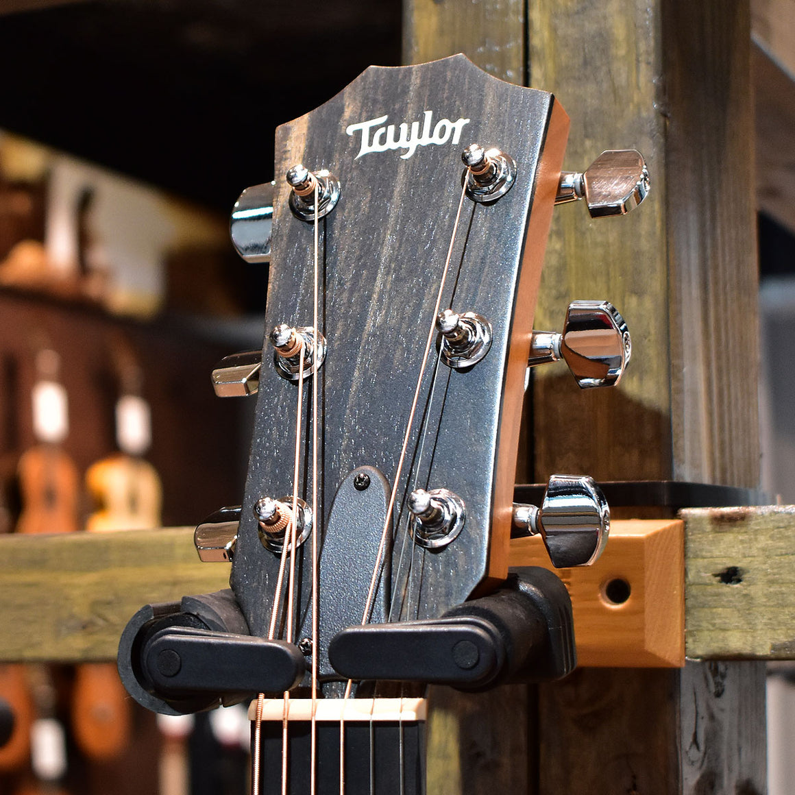 Taylor 114e Walnut Electro-Acoustic Guitar w/ Gig Bag (3047)